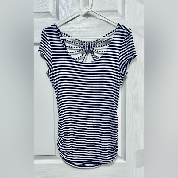 GUC Candie’s Women’s Top ~ Medium - Picture 1 of 2